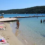 5037d Кампор